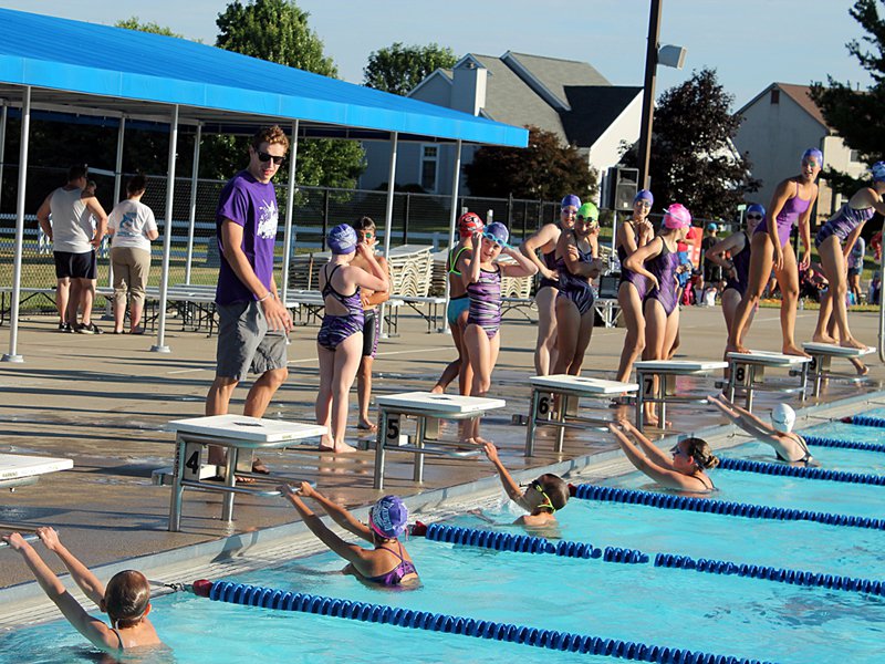 Pickerington s youth swim team heads for the water 